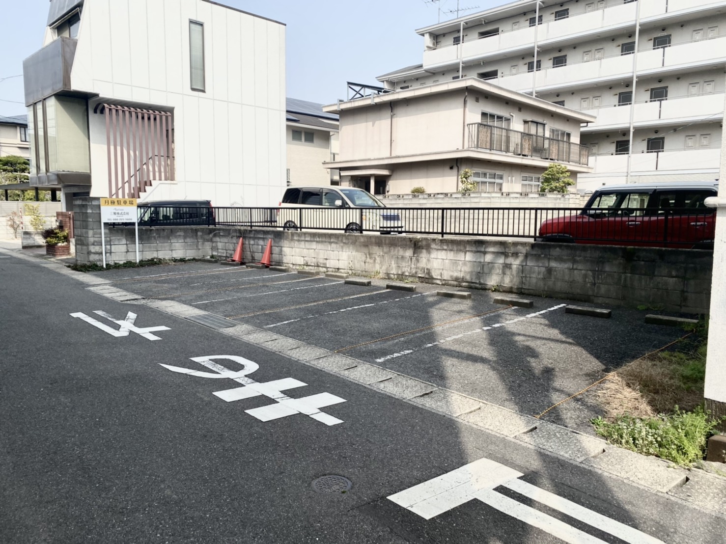 山陽学園高校付近の月極駐車場です！<br />
軽四区画になります。　月極駐車場