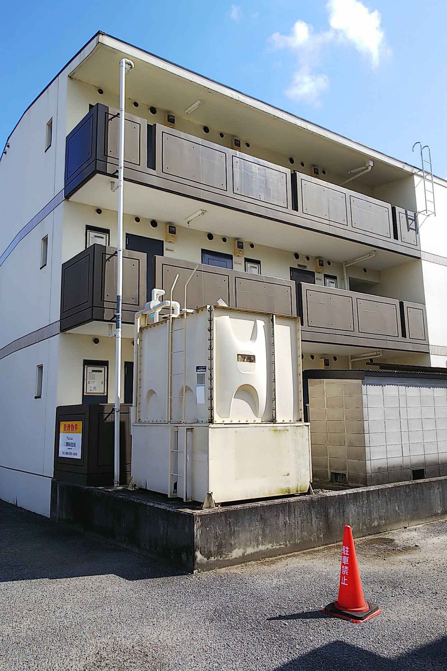 住宅内の駐車場になります！　月極駐車場
